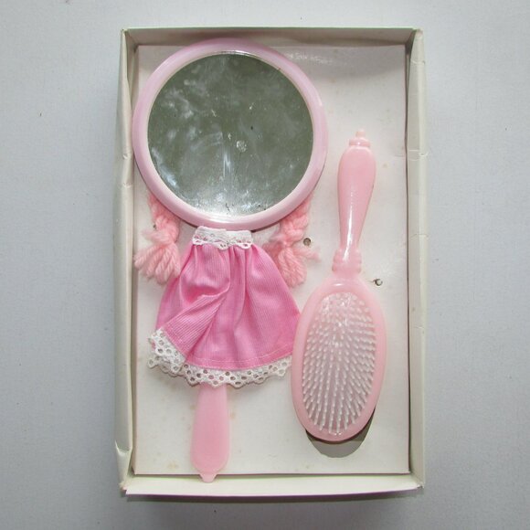 Miss Bonnie Mirror and Brush Set - Vintage - Picture 5 of 7
